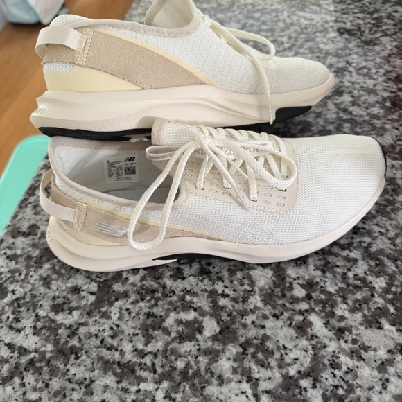 New Balance Women's DynaSoft Nergize Sport V2 Cross Trainer Sneaker - Picture 2 of 7